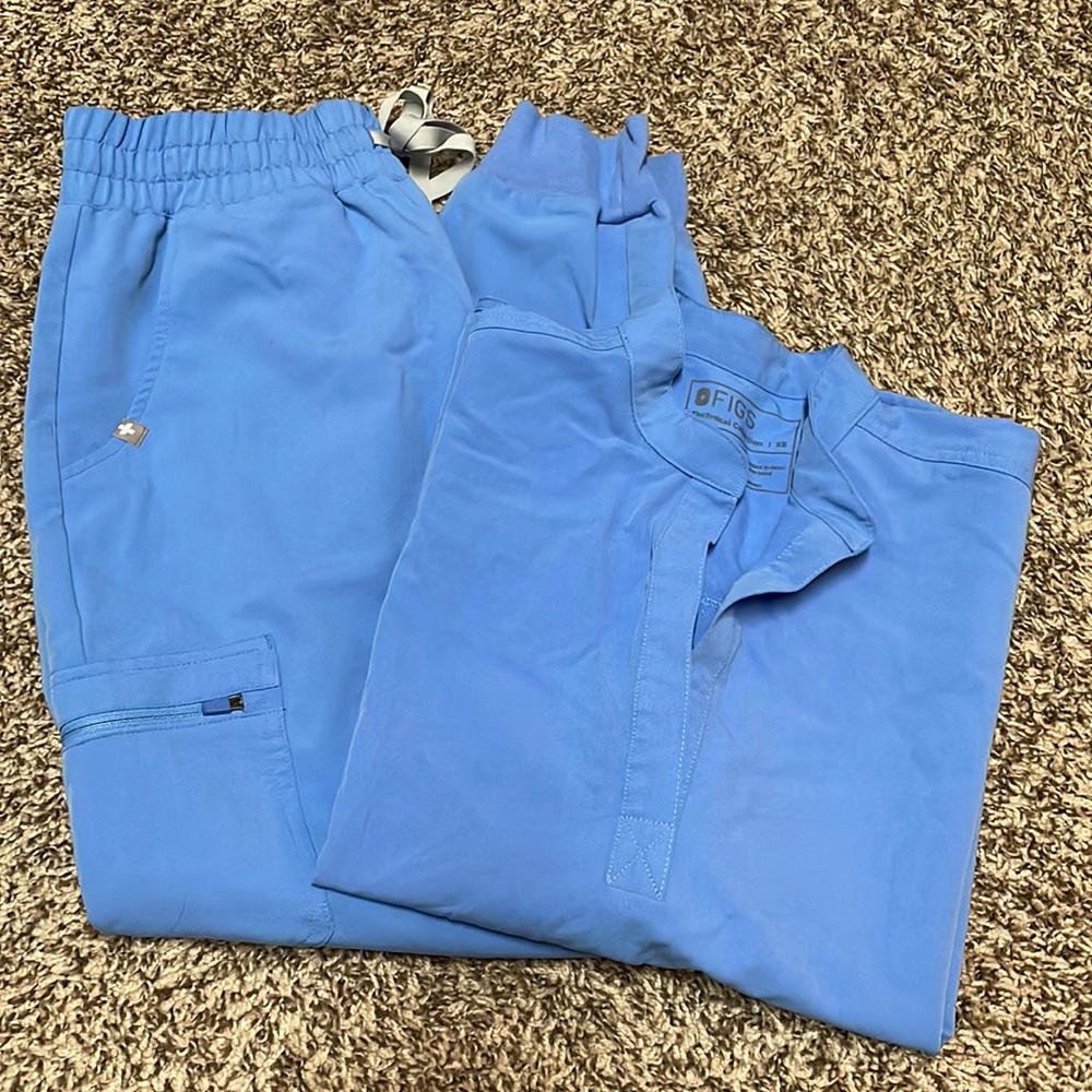 FIGS ciel blue jogger scrub set